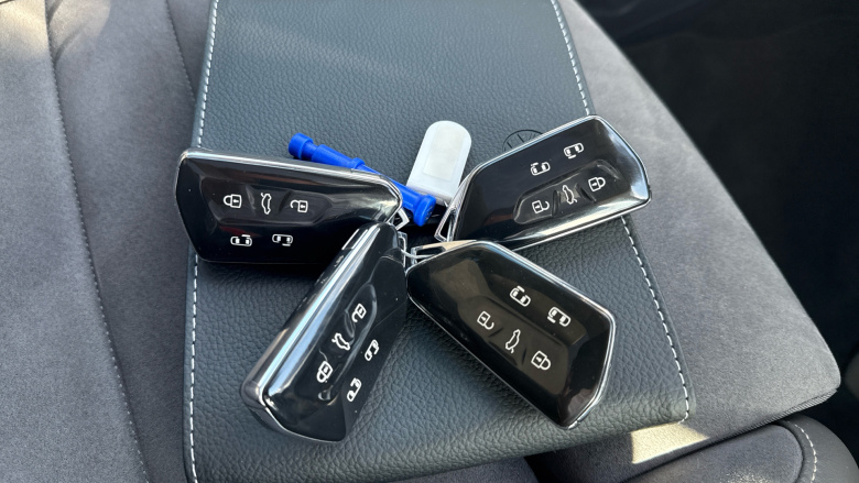 Volkswagen Multivan 2.0 TSI Style 5dr LWB DSG Petrol Estate